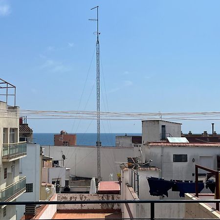 Apartamento Muy Comodo Cerca De La Playa 滨海略雷特 外观 照片